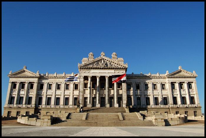 Palacio Legislativo I Poggi, Carolina